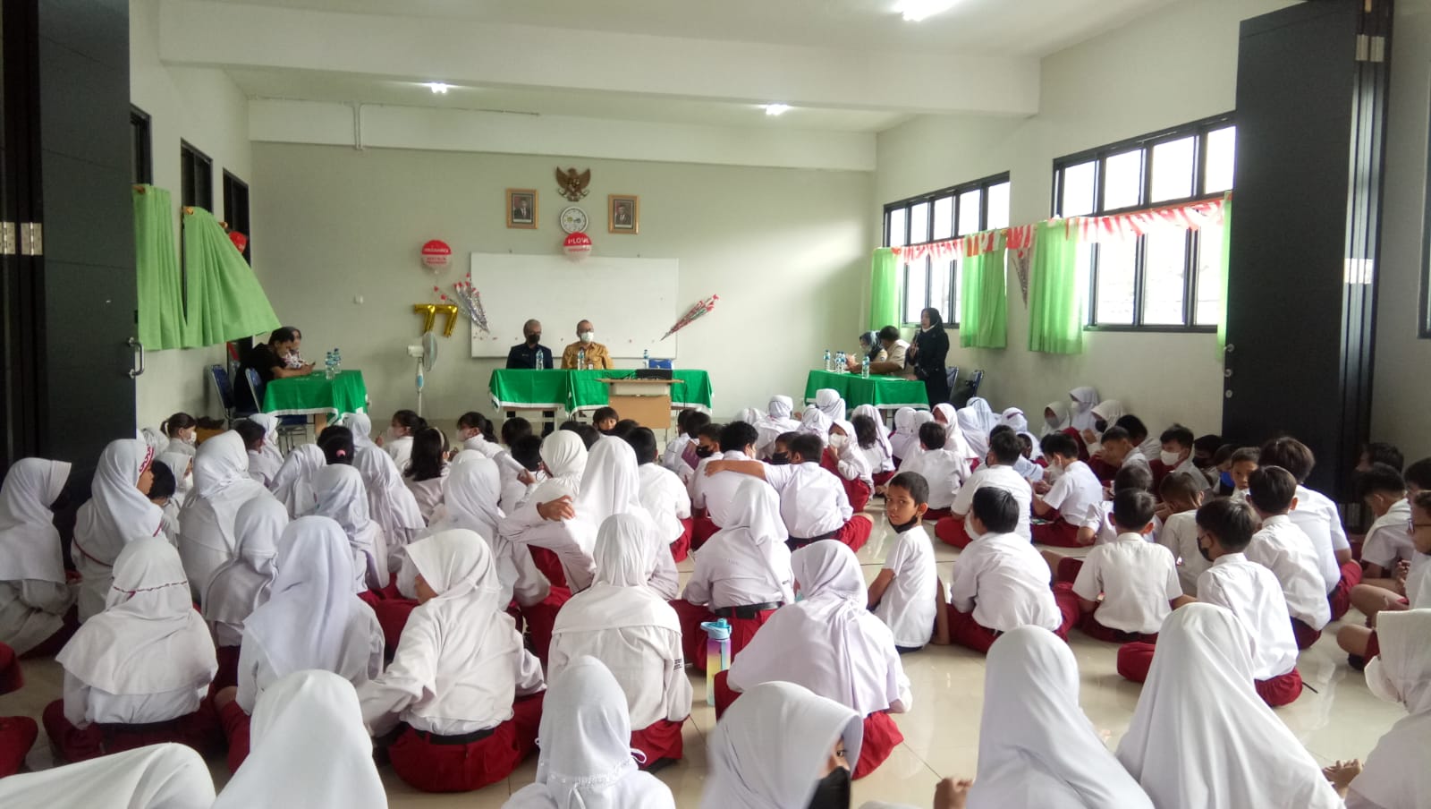 Wisata Literasi Ke Sekolah Bersama SDN Utan Panjang 03